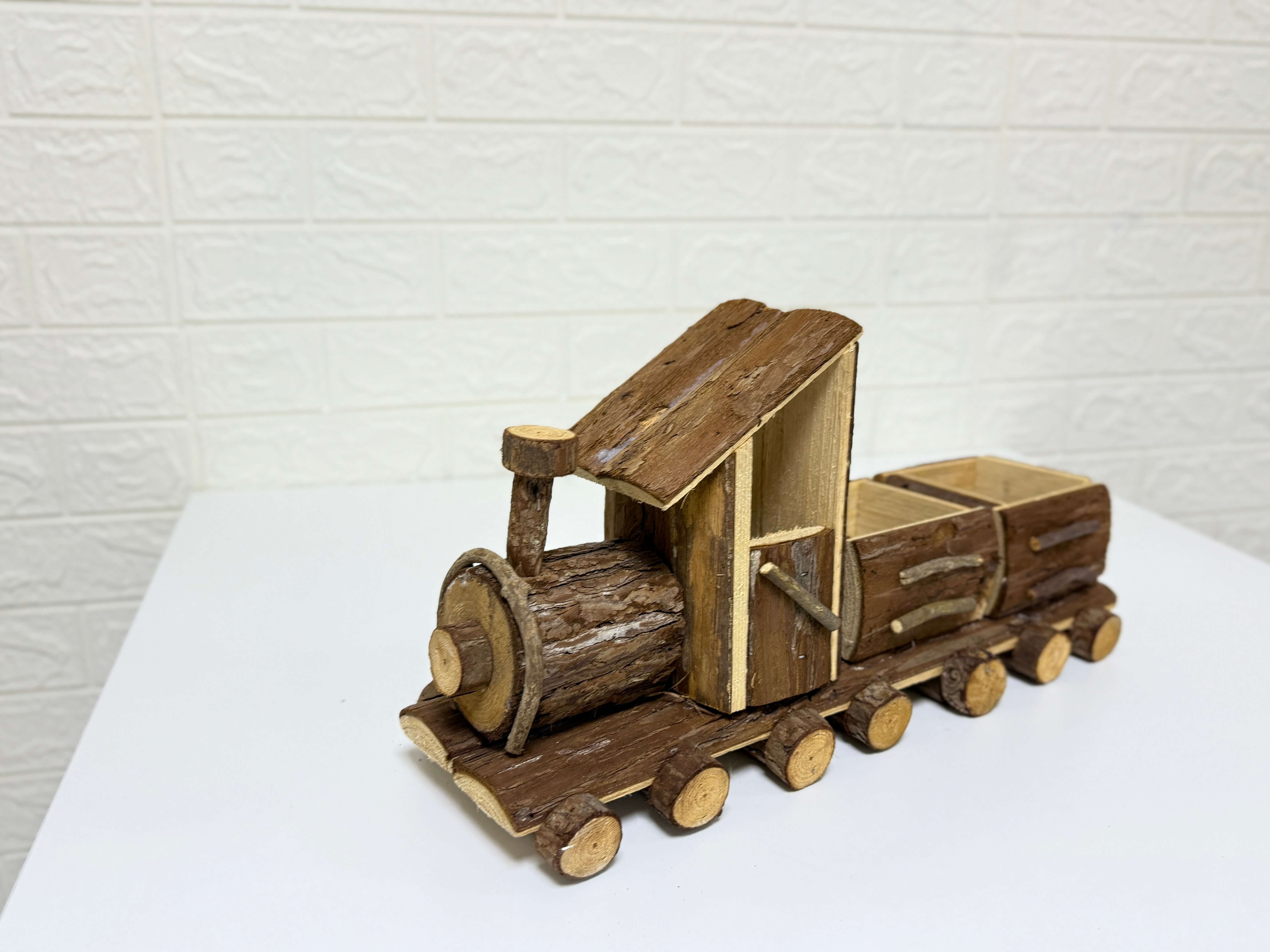 原木小火車 200$ 實景