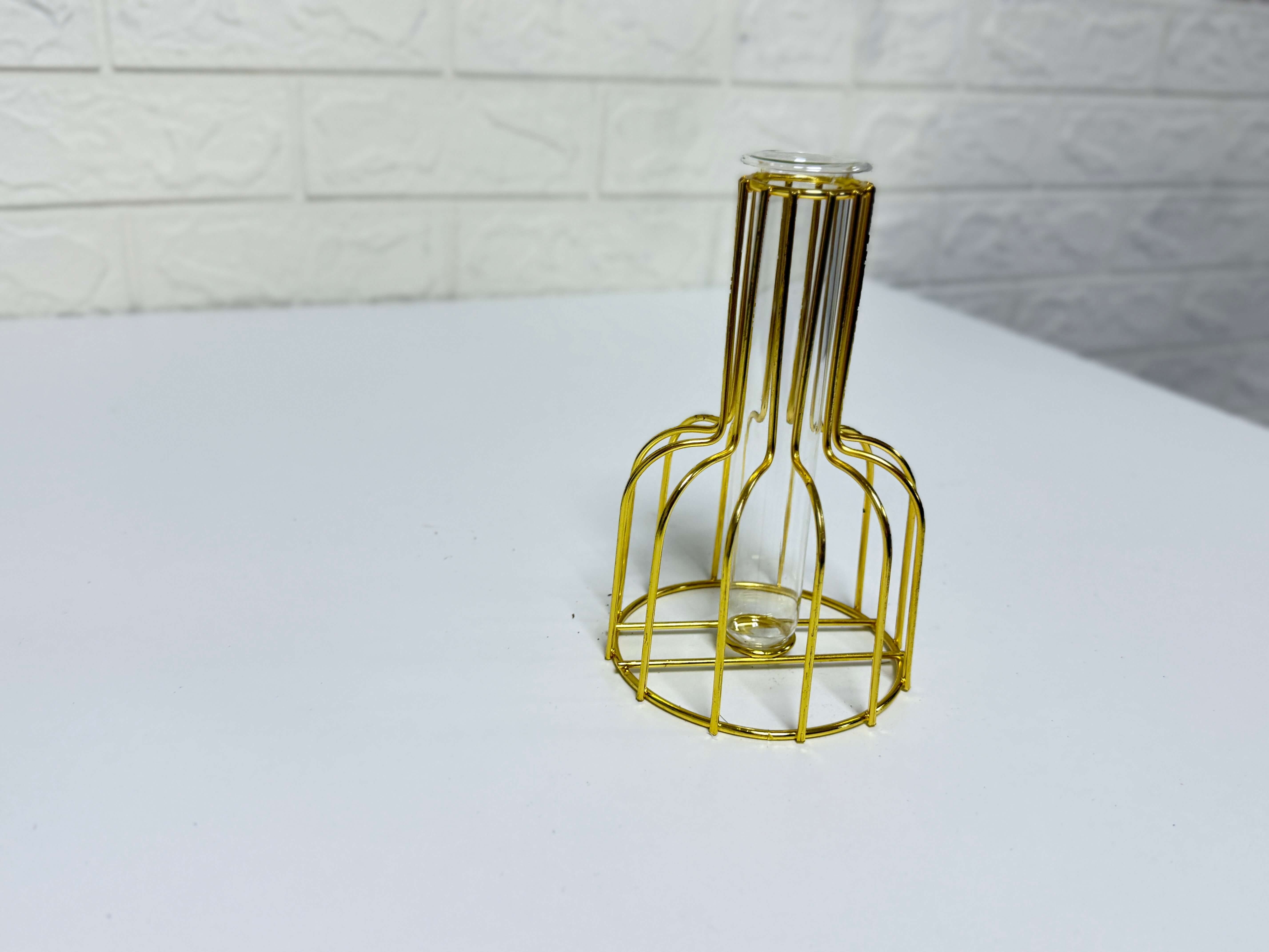 北歐金屬小瓶器 150$ 實景