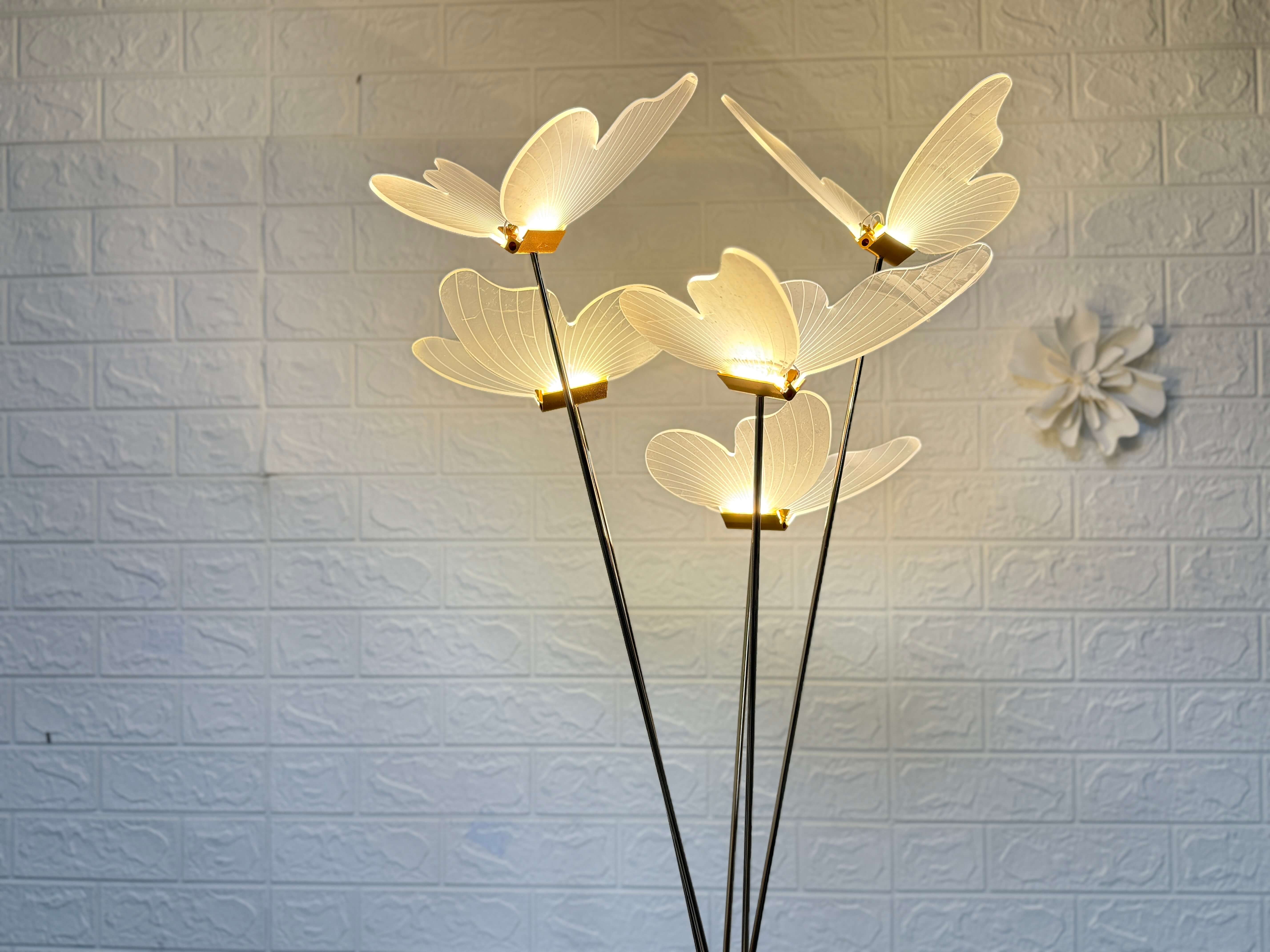 五頭蝴蝶引路燈 500$ 實景