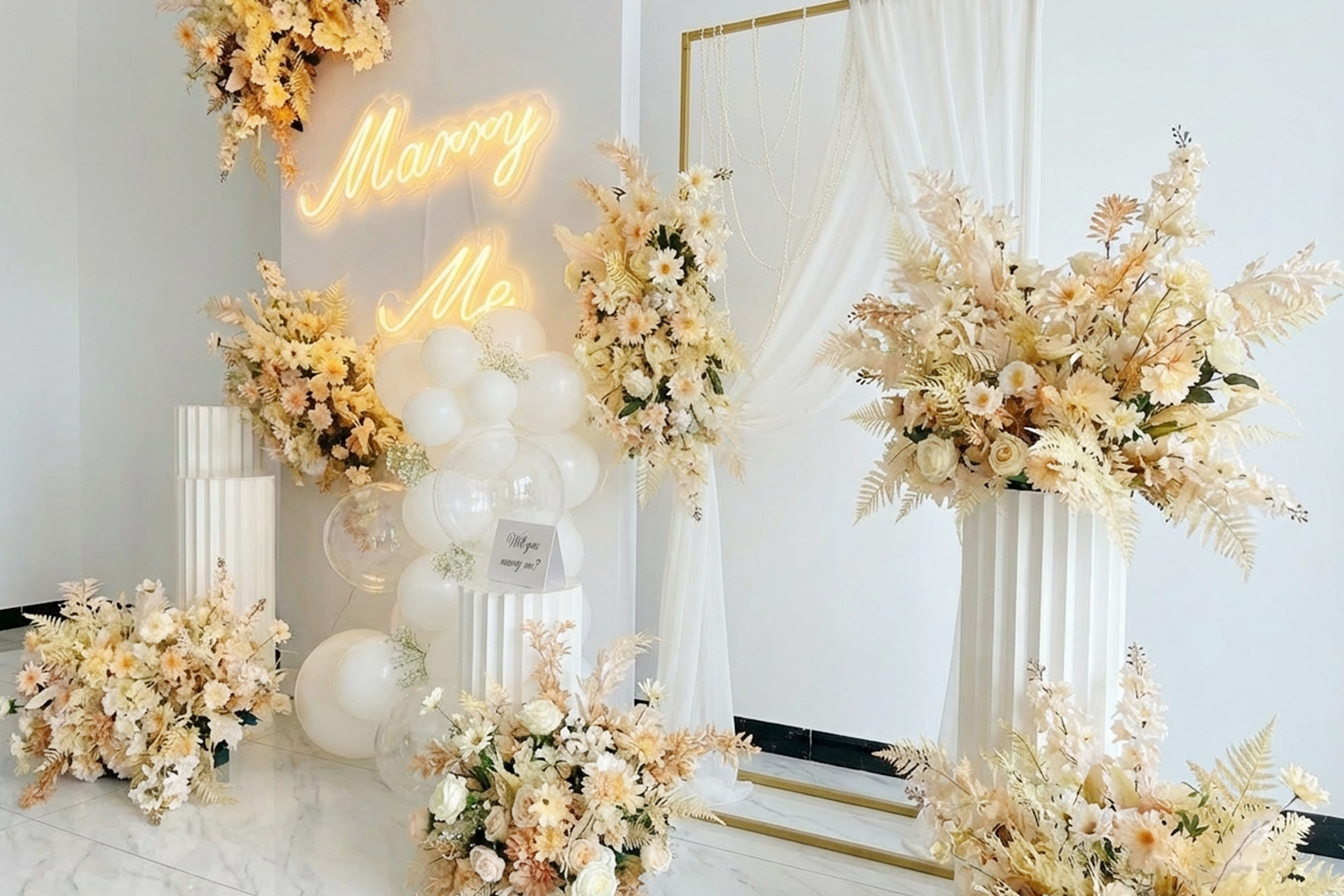 高雄住家求婚佈置｜純白韓系求婚場景，用金色誓言點亮你們的未來 實景